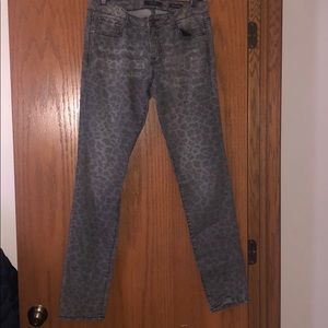Preowned Jessica Simpson snow leopard jean